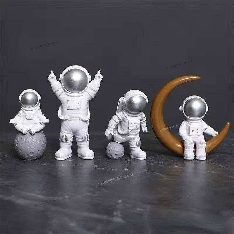 Conjunto de 4 Esculturas Decorativas de Astronauta